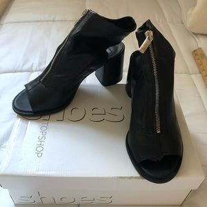 TopShop Black Leather Open-Toe Shoes Heels Size 38